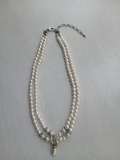 パール風とクリスタルの二重ネックレス