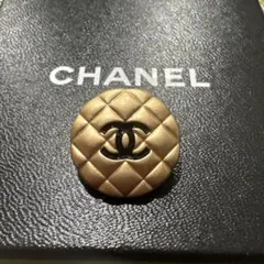 CHANEL ゴールドキルティングボタン