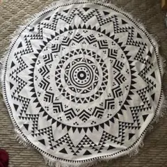 ※最終値下げ11月25日まで　円形モノクロ幾何学模様ラグ