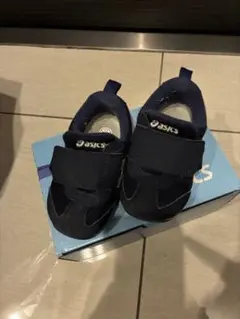 asics ネイビー スニーカー　ベビー　13.5cm