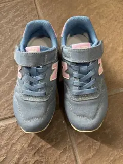New Balance キッズスニーカー デニムブルー/ピンク
