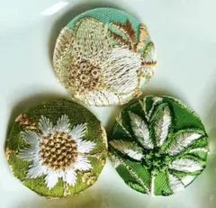 106-ハンドメイドインド刺繍★ブローチorヘアゴムセット（説明欄必読‼︎）