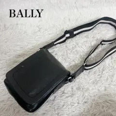 【極美品】BALLY クロスボディ ブラック　ショルダーバッグ スイス製のサムネイル