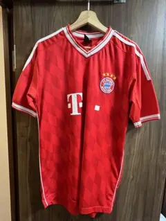 K*y様 FCバイエルン 赤 シャツ