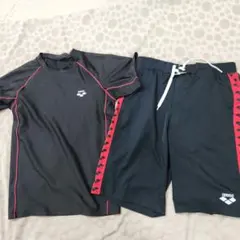 アリーナ　水着　レディース　上下セットのサムネイル