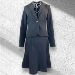 シュクル スカートスーツ　セレモニー オフィス　上品　ストレッチ 7号 濃紺