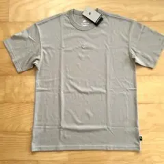 ナイキ　スポーツウェア プレミアム SUST エッセンシャル 半袖Tシャツのサムネイル