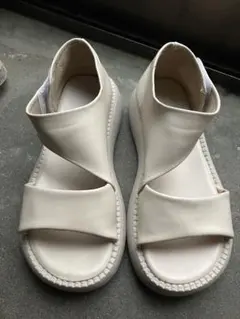 厚底　4cm　ホワイトベージュ クロスサンダル　美脚　韓国　ZOZO購入