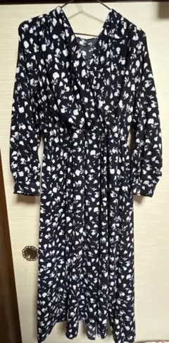 GU 花柄 長袖ワンピース Sサイズ