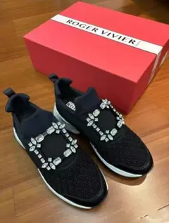 新品ROGER VIVIER ビジュー付き厚底スニーカー ブラック 楽天市場】ロジェ ヴィヴィエ ROGER VIVIER スニーカー ヴィヴ