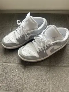 Jordan 1 Low White Grey 24cmのサムネイル