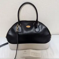 COACHハンドバッグ 黒と白 合成皮革