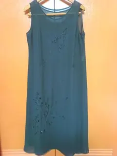 【大きなサイズ】13号 黒 ビーズ刺繍あり ノースリーブマキシ丈ワンピース