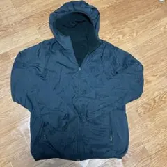 ユニクロ　リバーシブルフードジャンパー　黒