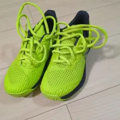 UNDER ARMOUR カリー 25cm 蛍光グリーン - メルカリ