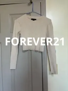 FOREVER21 ベージュリブ編み長袖トップス　白　ミニ丈？