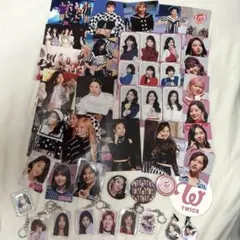 TWICEグッズまとめ売り 写真、トレカ、コースター、キーホルダー、缶バッチ