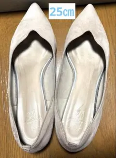 【25㎝】ラウナレア Vカット ローヒール パンプス ベージュ