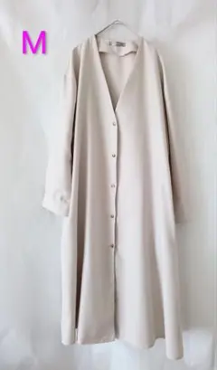 Mサイズ ベージュ ボタン付きロングコート薄手