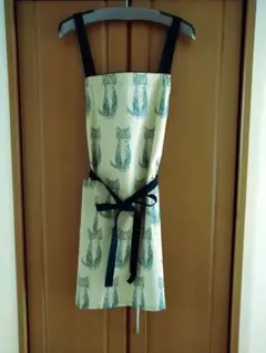 猫柄のエプロン