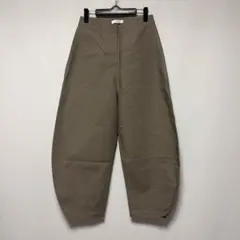 AMOMENTO カーブパンツ　バレルレッグパンツ　カーキー　韓国ブランド