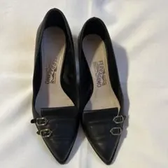 フェラガモ パンプス