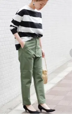 JS レリューム　バックサテン ベイカー テーパード パンツ