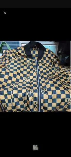 ナイロンジャケット 黒と金 チェッカー