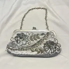 シルバーサテン花柄クラッチバッグ