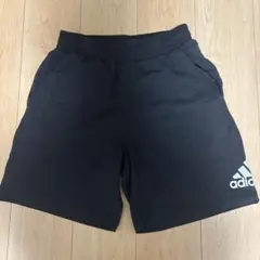 adidas 短パン