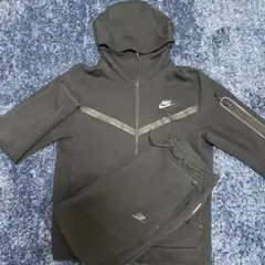 NIKEテックフリース黒 旧型 廃盤品