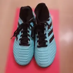 adidas Predator ジュニアシューズ 水色