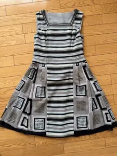 ヒロコビスのノースリーブワンピースのサムネイル