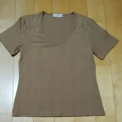 22OCTOBRE Vネック Tシャツ カットソーのサムネイル