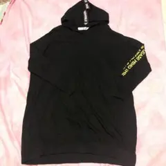フード付き　オーバーサイズトップス　韓国ファッション