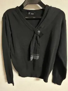 シグマ　リボン付き黒色ニットセーター