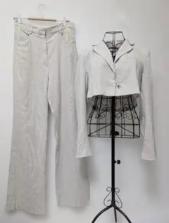 【Zara】フレアパンツとクロップドジャケットのセットアップ