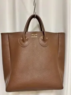 YOUNG & OLSEN ヤングアンドオルセン　エンボスレザートート　ブラウンのサムネイル