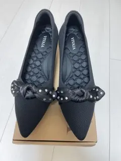 VIVAA ブラックパンプス リボン付き　23.5〜24 【37.5】