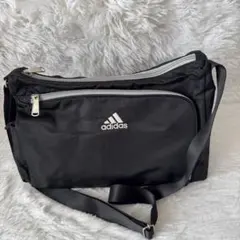 未使用品☆adidas アディダス　ナイロンショルダーバッグ　ブラック
