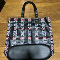 Item thumbnail for item a7aa470c-86e1-474a-94a2-f4080ca2c896