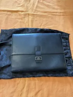 グッチ　レザーブラックのサムネイル