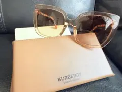 BURBERRY サングラス ケース付きのサムネイル