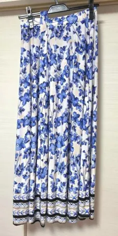 アーモワールカプリス　ジャージーロングスカート　ブルー　美品のサムネイル