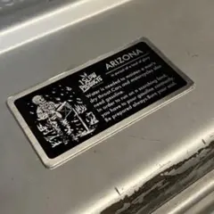 アリゾナ Arizona メタル プレート ロゴ 金属 ラスベガス ギア