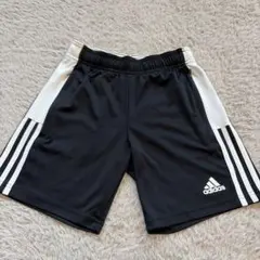adidas ショートパンツ 黒/白　150サイズ