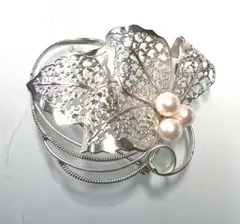 シルバー葉っぱブローチ パール付き