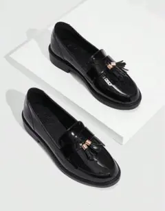 CUCCOO BIZCHIC エナメルレザー タッセルローファー イエナ ザラ