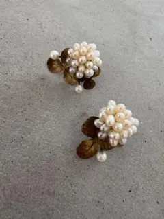 パールと真鍮のピアス　クローバー