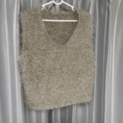 ベージュ Vネック ノースリーブ ニットベスト